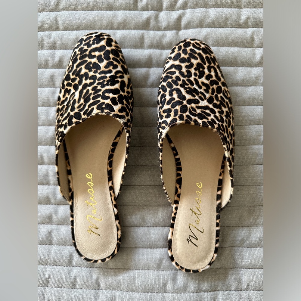 CJLA “Zip It” mule slide on, size 8